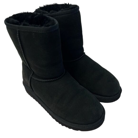 UGG Australia Classic II Boot Black Kids Size 3 - Picture 1 of 6